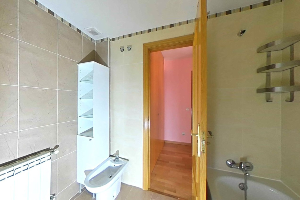 Продажа квартиры на Avenida de Galapagar, Коальядо Вильяльба
photo 3