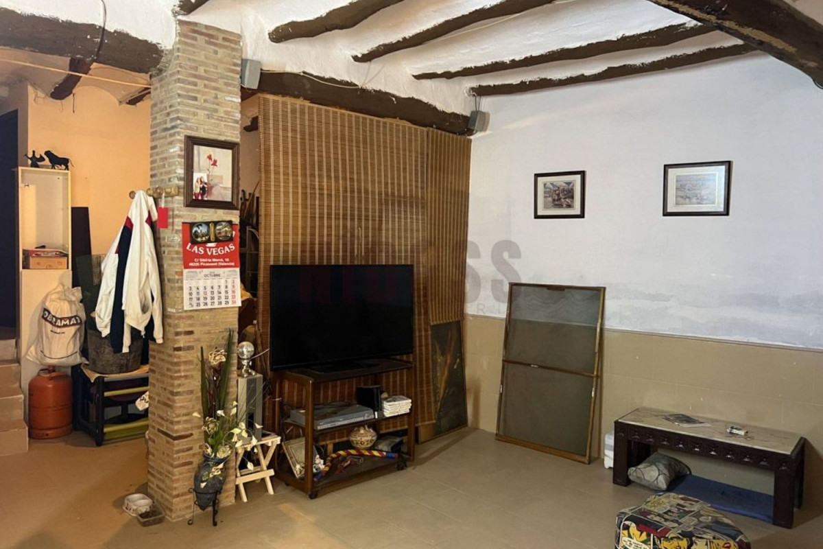 Sale of townhouse in , Tuéjar photo 1