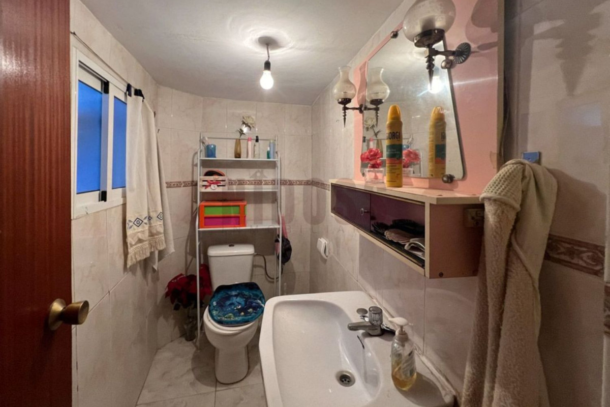 Sale of townhouse in , Tuéjar photo 2