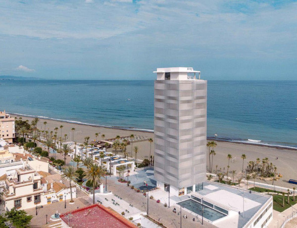 Duplex en venta en Calle Párroco José López Solórzano s/n, Estepona thumbnail 1