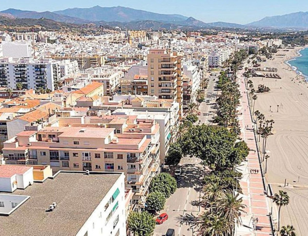 Duplex en venta en Calle Párroco José López Solórzano s/n, Estepona thumbnail 2