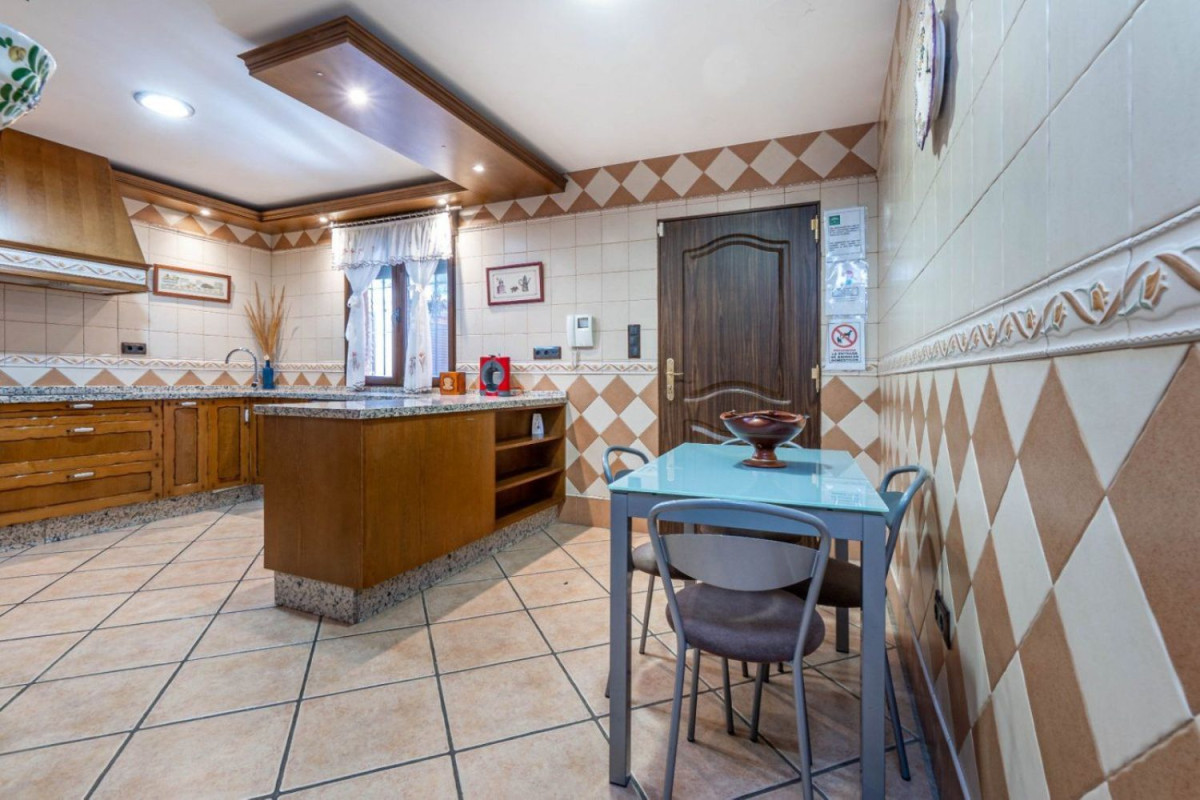 Sale of independent chalet in Altos de la Zubia, La Zubia
photo 4
