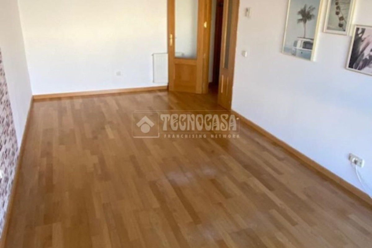 Alquiler de piso en  Calle Rosalía de Castro , Valdemoro photo 5