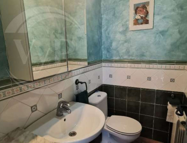 Chalet adosado en venta en Calle de Víctor Balaguer , Cubelles thumbnail 1
