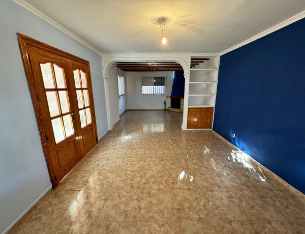 Chalet adosado en venta en Zona Avenida de Europa , Montequinto photo 1