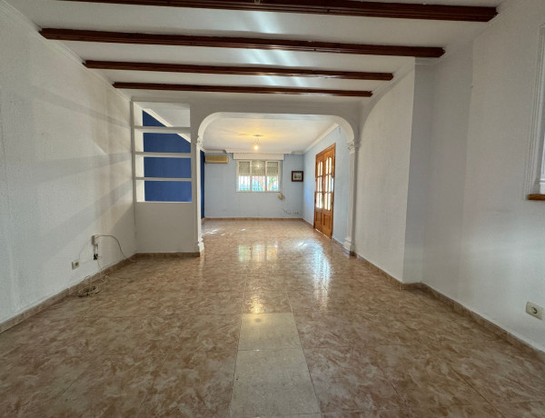 Chalet adosado en venta en Zona Avenida de Europa , Montequinto thumbnail 1
