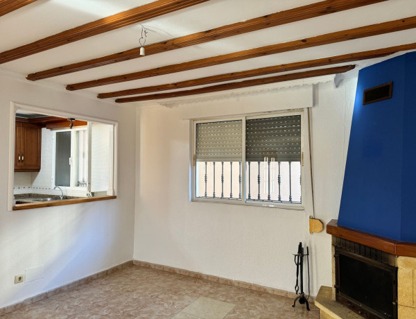Chalet adosado en venta en Zona Avenida de Europa , Montequinto thumbnail 2