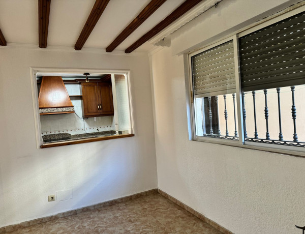 Chalet adosado en venta en  Zona Avenida de Europa , Montequinto photo 4