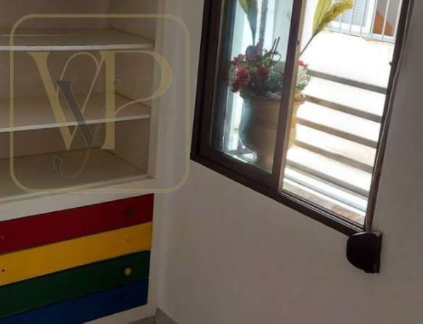 Piso en venta en  Calle de Pere Cabanes, València photo 4