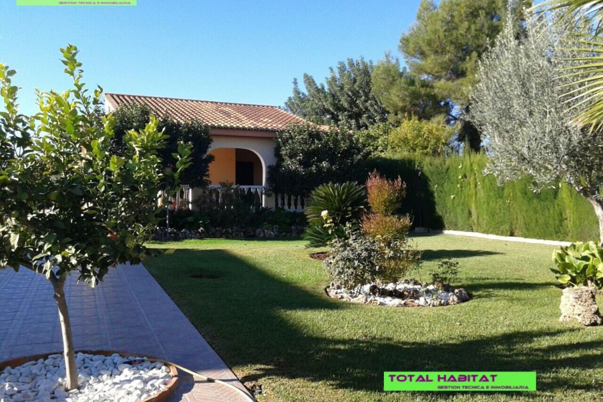 Casa o chalet independiente en venta en Riba-Roja de Túria, Riba-Roja de Túria
photo 2