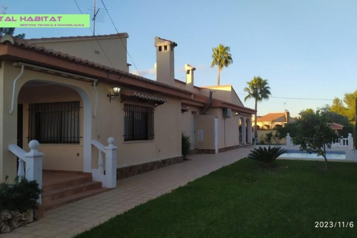 Casa o chalet independiente en venta en Riba-Roja de Túria, Riba-Roja de Túria
photo 4