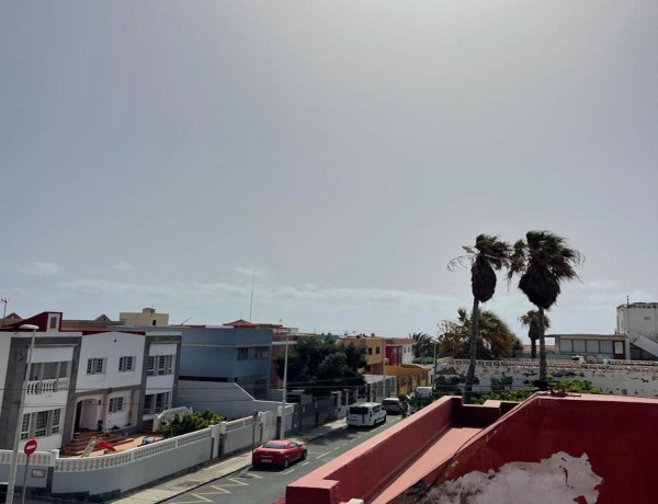 Chalet adosado en venta en  Calle la Rosa , Telde photo 1