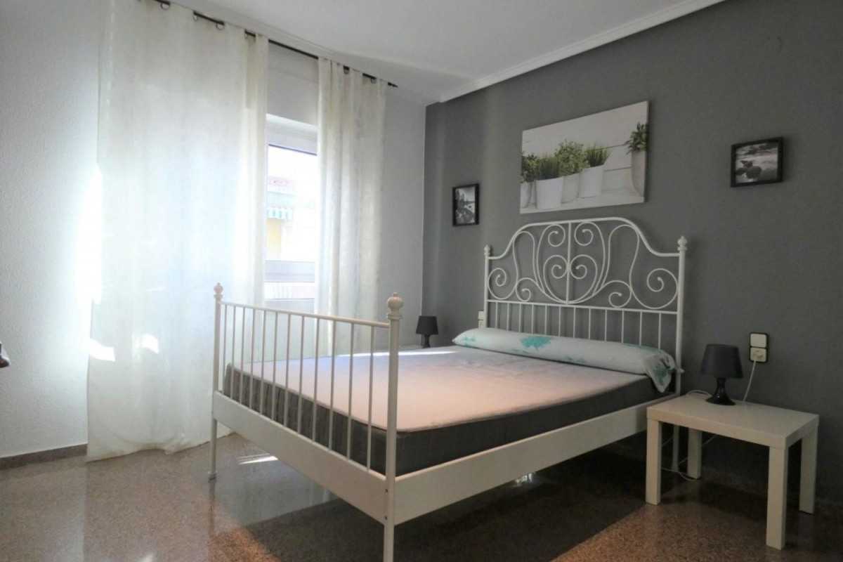 Sale of apartment in Castelar Square - Central Market, Elda
photo 2
