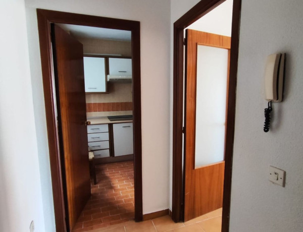 Продажа квартиры в  Calle Piloto Henry Thissier, 6, Cáceres photo 1