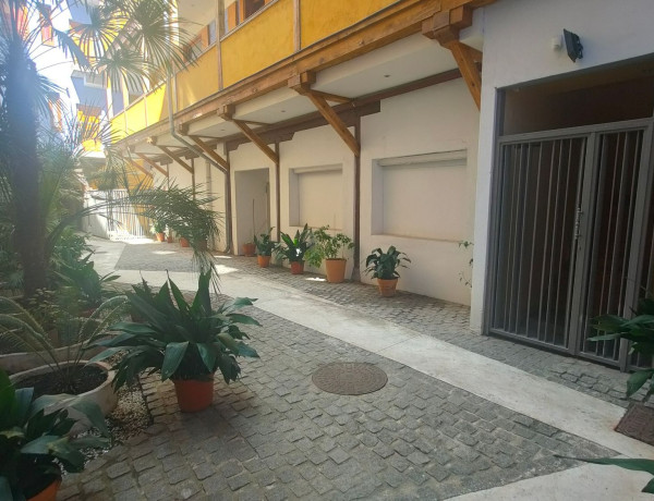 First floor for sale in Calle de la Cava Alta, Madrid thumbnail 1