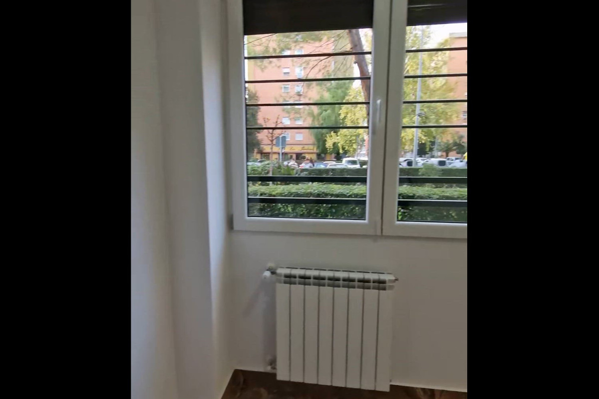 Venta de bajo en Calle Duquesa de Medinaceli s/n, Alcalá de Henares
photo 1