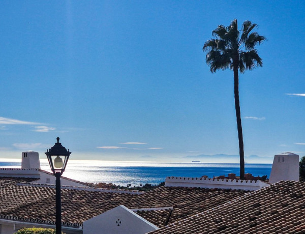 Chalet adosado en venta en Urbanización Cármenes los el Hacho, 26 , Manilva thumbnail 2