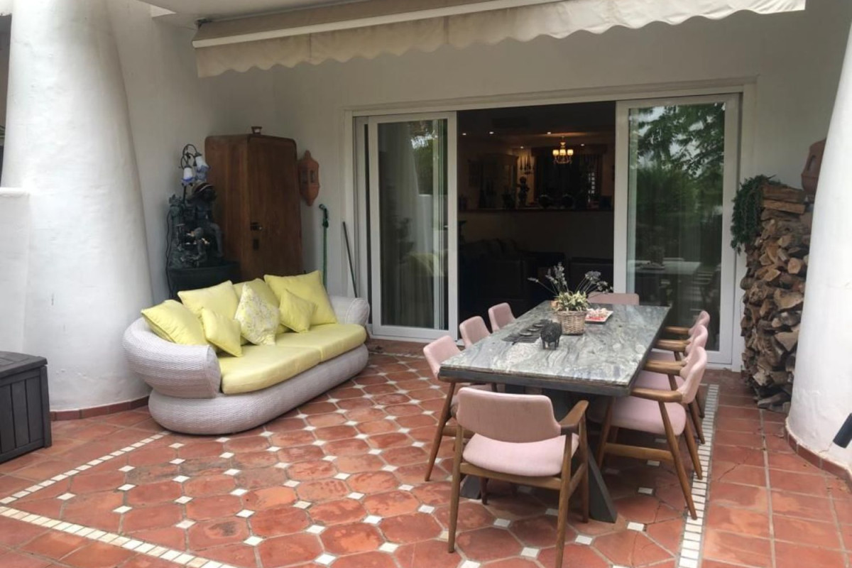 Sale of townhouse in  Costalita s/n , Estepona photo 3