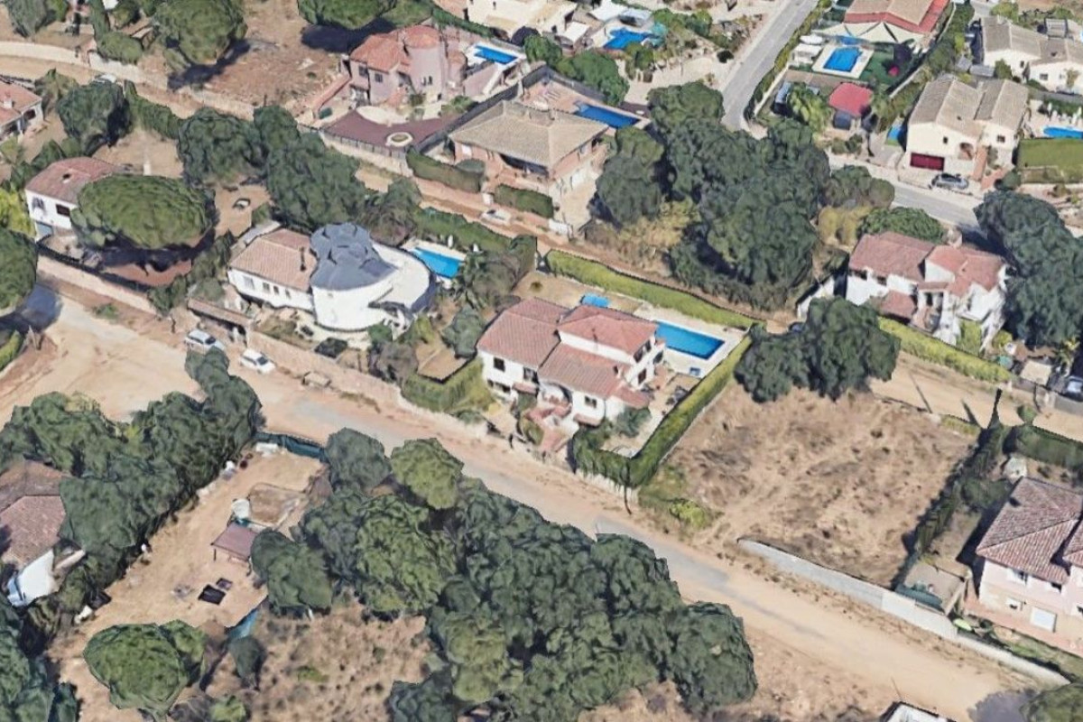 Działka na sprzedaż w Kalonge, Girona photo 1