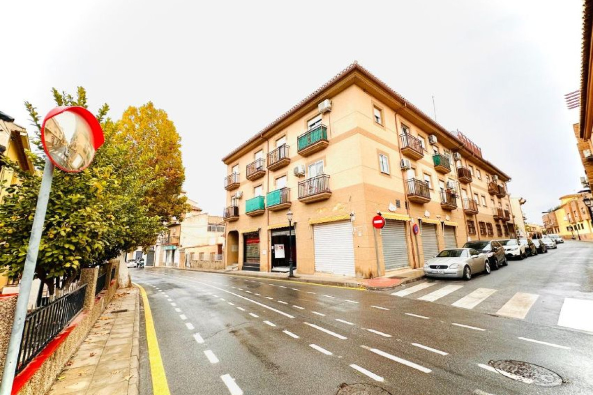 Piso en venta en calle San Miguel, Cullar-Vega
photo 1