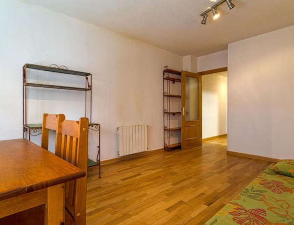 Piso en venta en  Calle Agustín Rodríguez Sahagún, 40 a, Ávila photo 4