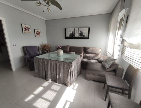 Piso en venta en Calle Alcalá Zamora, 18, Distrito Santa Rosa - Valdeolleros thumbnail 1