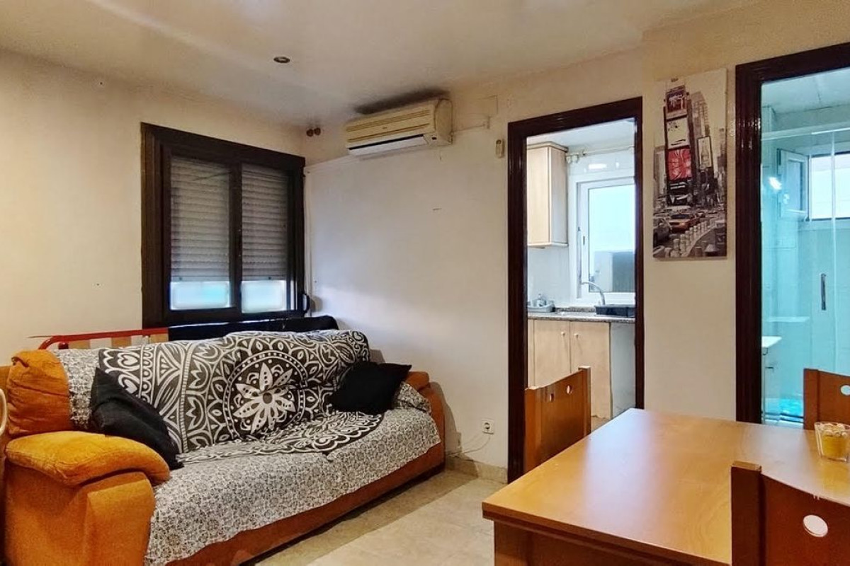 Venta de piso en Calle lerida, El Prat de Llobregat
photo 2