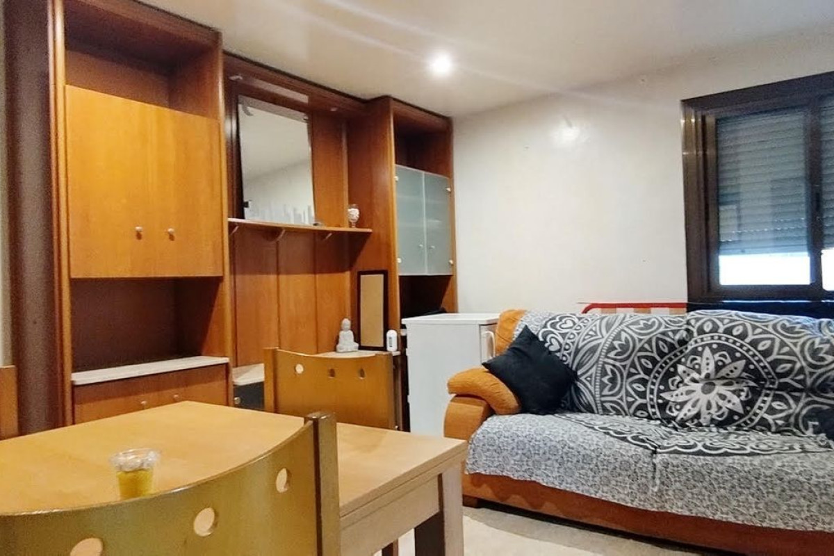 Venta de piso en Calle lerida, El Prat de Llobregat
photo 3
