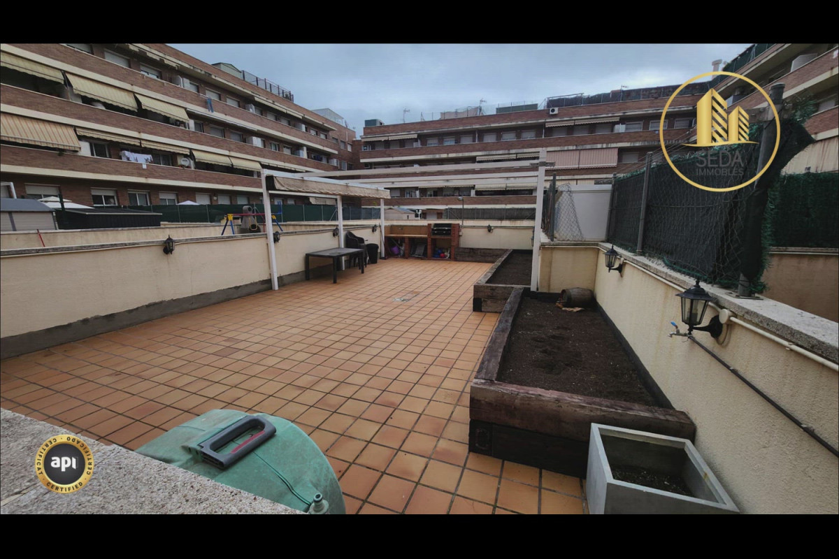 Sale of apartment in Paseo CAMP DEL ROURE, Terrassa
 photo 2