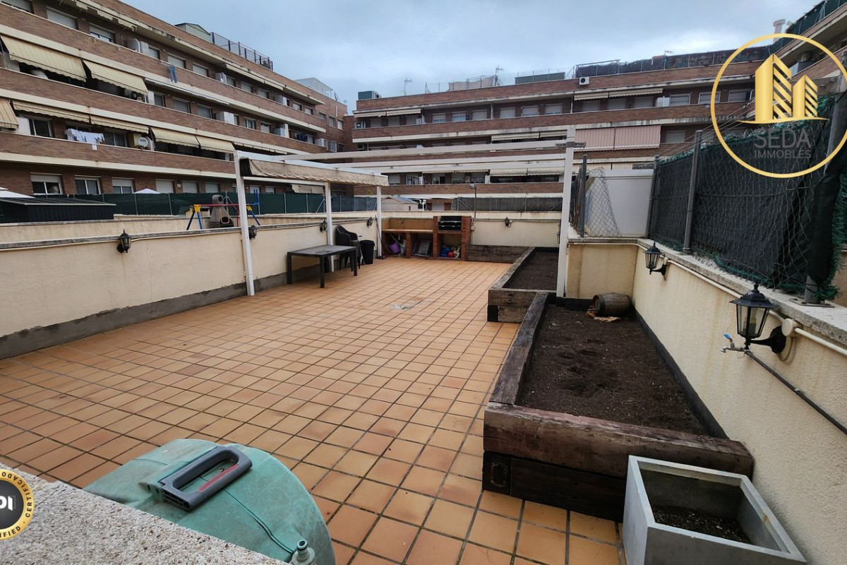 Sale of apartment in Paseo CAMP DEL ROURE, Terrassa
 photo 3