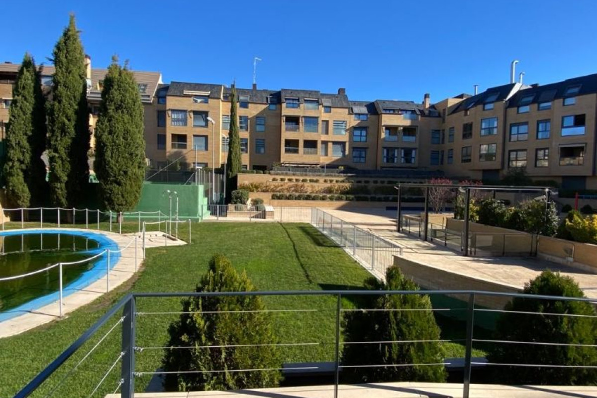 Venta de piso en Calle Castillo de Arévalo, Las Rozas de Madrid
photo 1