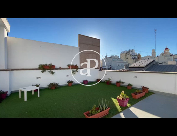 Piso en venta en Calle de Pascual i Genís, València photo 1