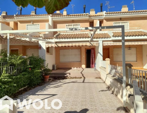 Chalet adosado en venta en  Calle Pintor Nicolau , Los Alcázares photo 1