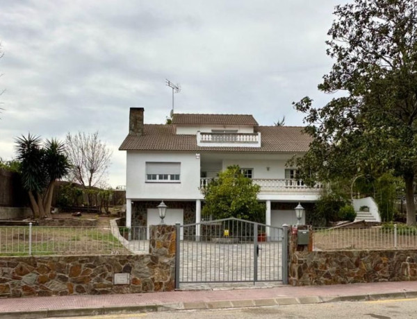Коттедж на продажу в , Corbera de Llobregat photo 2