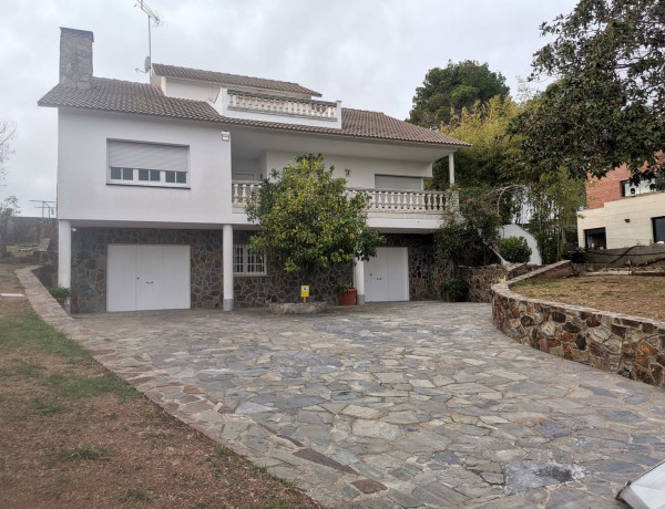 Коттедж на продажу в , Corbera de Llobregat photo 3