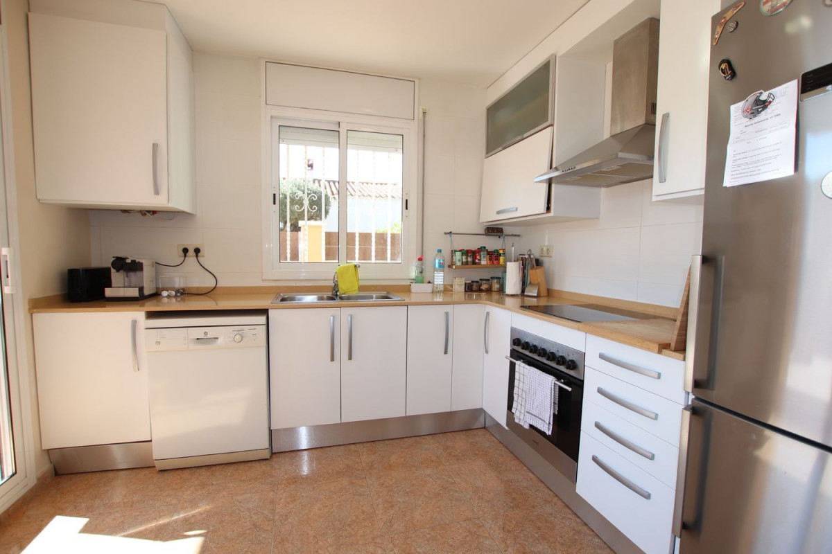 Sale of townhouse in  Urb. centro , Mont-Roig del Camp photo 4