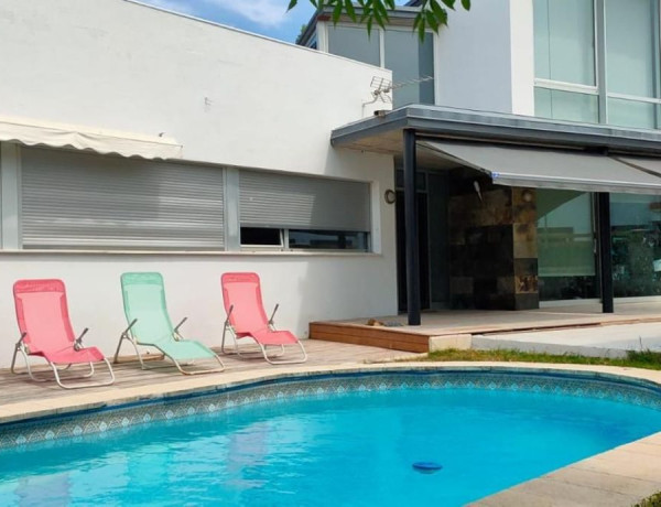 Detached villa for sale in Calle la Pola, Ribamontan al Mar thumbnail 2