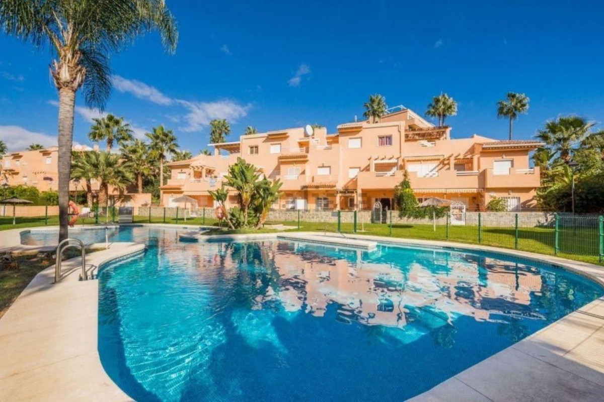 Sale of apartment in Elviria-Cabopino, Marbella
photo 2