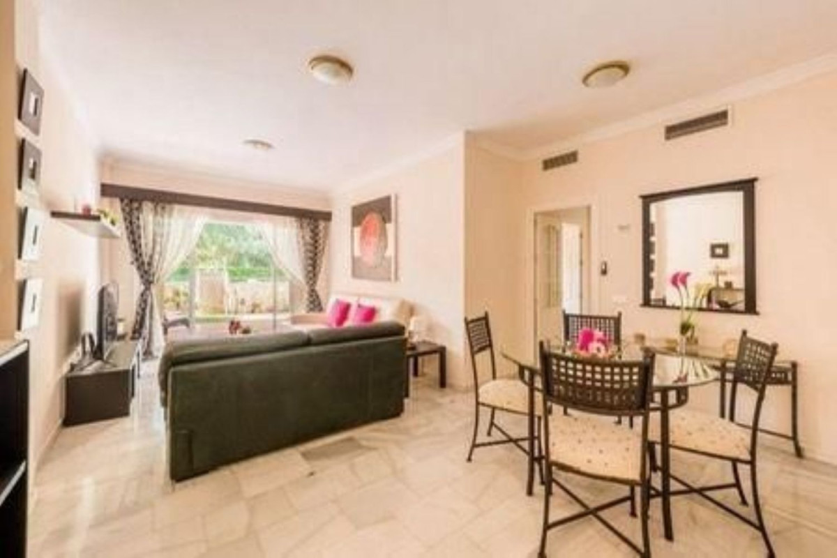 Sale of apartment in Elviria-Cabopino, Marbella
photo 3