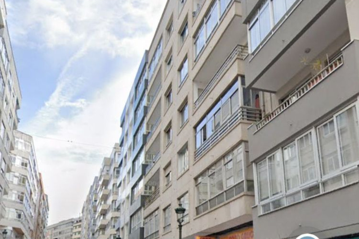 Sprzedaż mieszkania w Calle de Barcelona, Vigo
photo 1