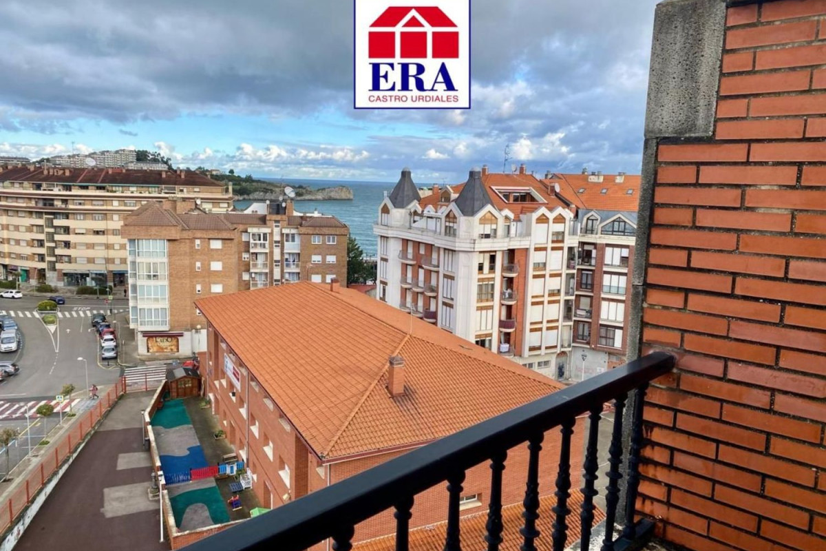 Продажа квартиры на Calle Leonardo Rucabado, Кастро-Урдьялес
photo 3