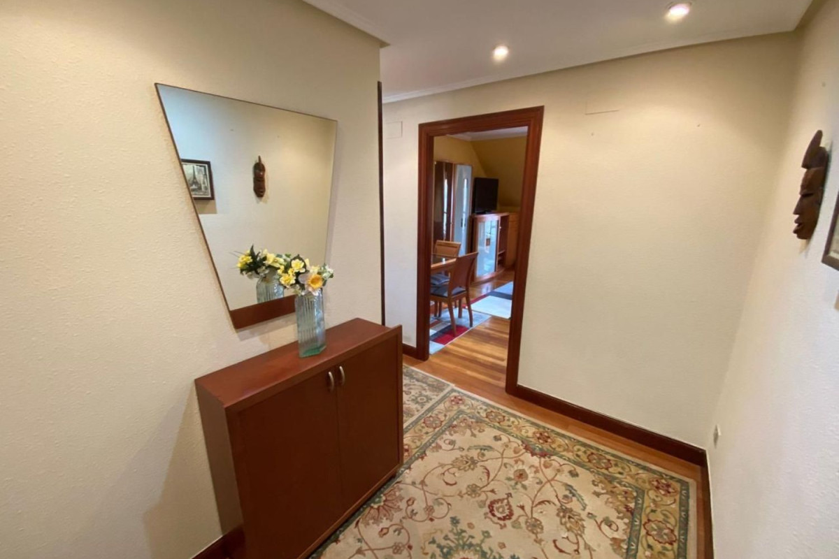 Продажа квартиры на Calle Leonardo Rucabado, Кастро-Урдьялес
photo 5