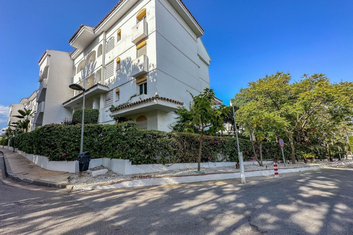 Sale of apartment in San Pedro de Alcántara, Marbella
 photo 2