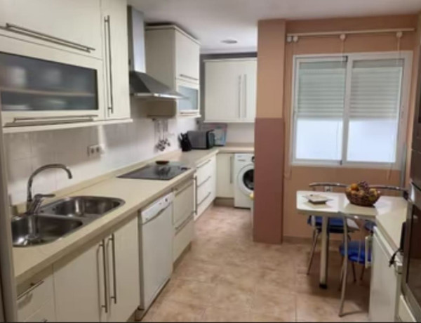 Piso en venta en Doña Berenguela, 1, Distrito Centro - Casco Histórico thumbnail 2