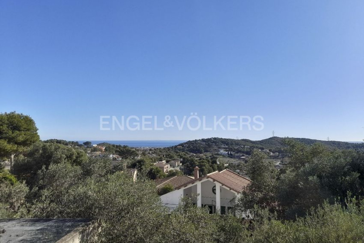 Terreno en venta en Cunit, Tarragona photo 1