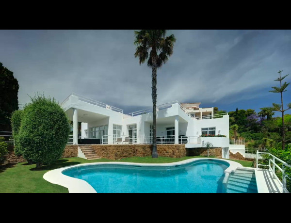 Chalet independiente en venta en Calle Isaac Peral, Benahavís photo 1
