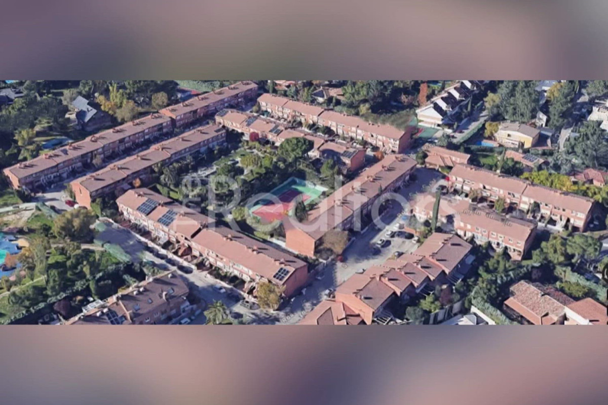 Venta de chalet adosado en Ronda San Martín , Majadahonda photo 2