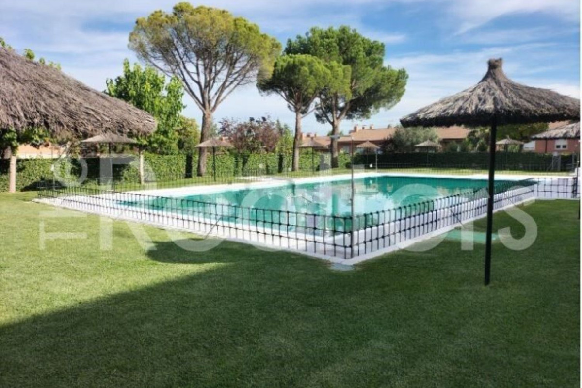 Venta de chalet adosado en Ronda San Martín , Majadahonda photo 5