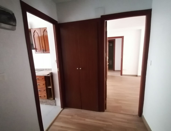 Piso en venta en Santa Rosa - Valdeolleros , Distrito Santa Rosa - Valdeolleros thumbnail 2