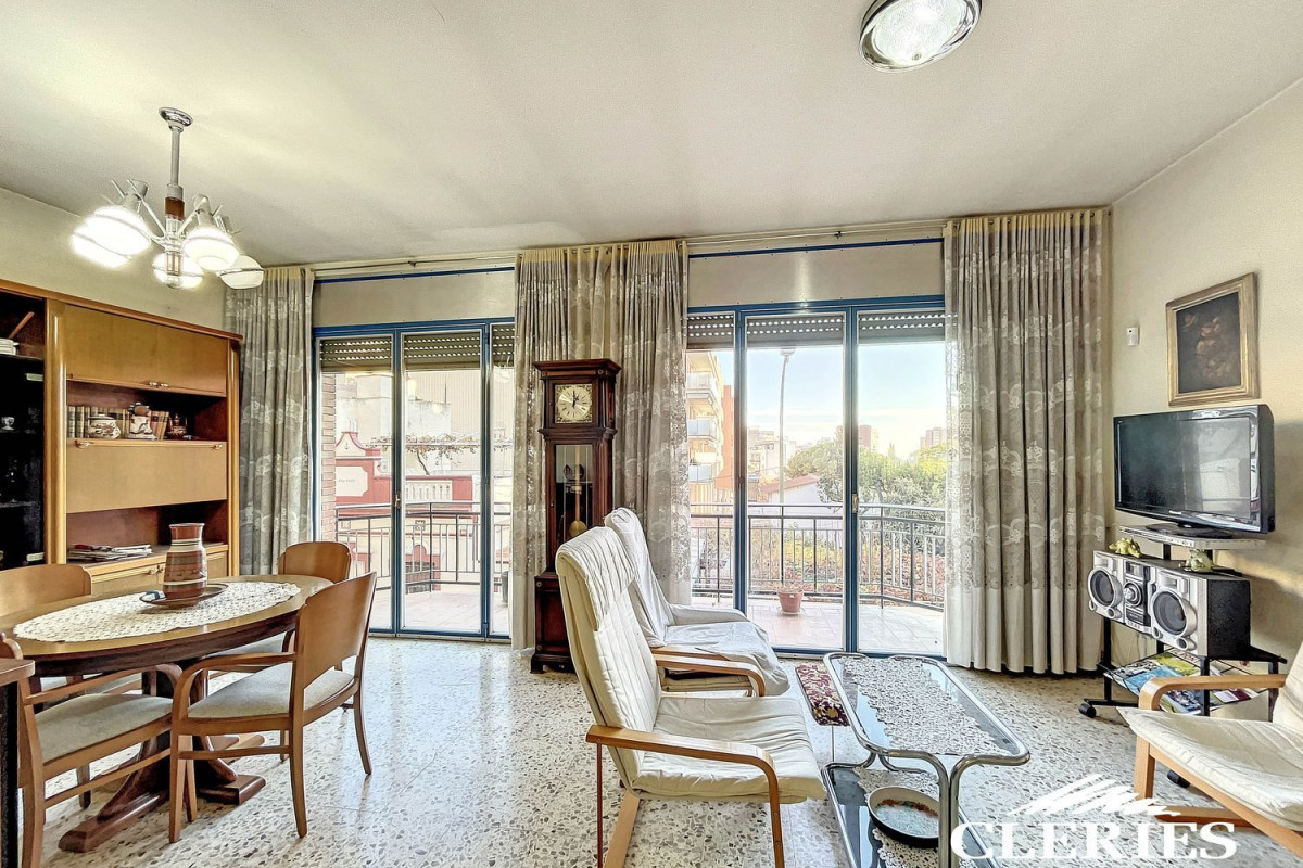 Продажа таунхауса в  Marqués d'Espanya , Эсплюгес-де-Льобрегат photo 2